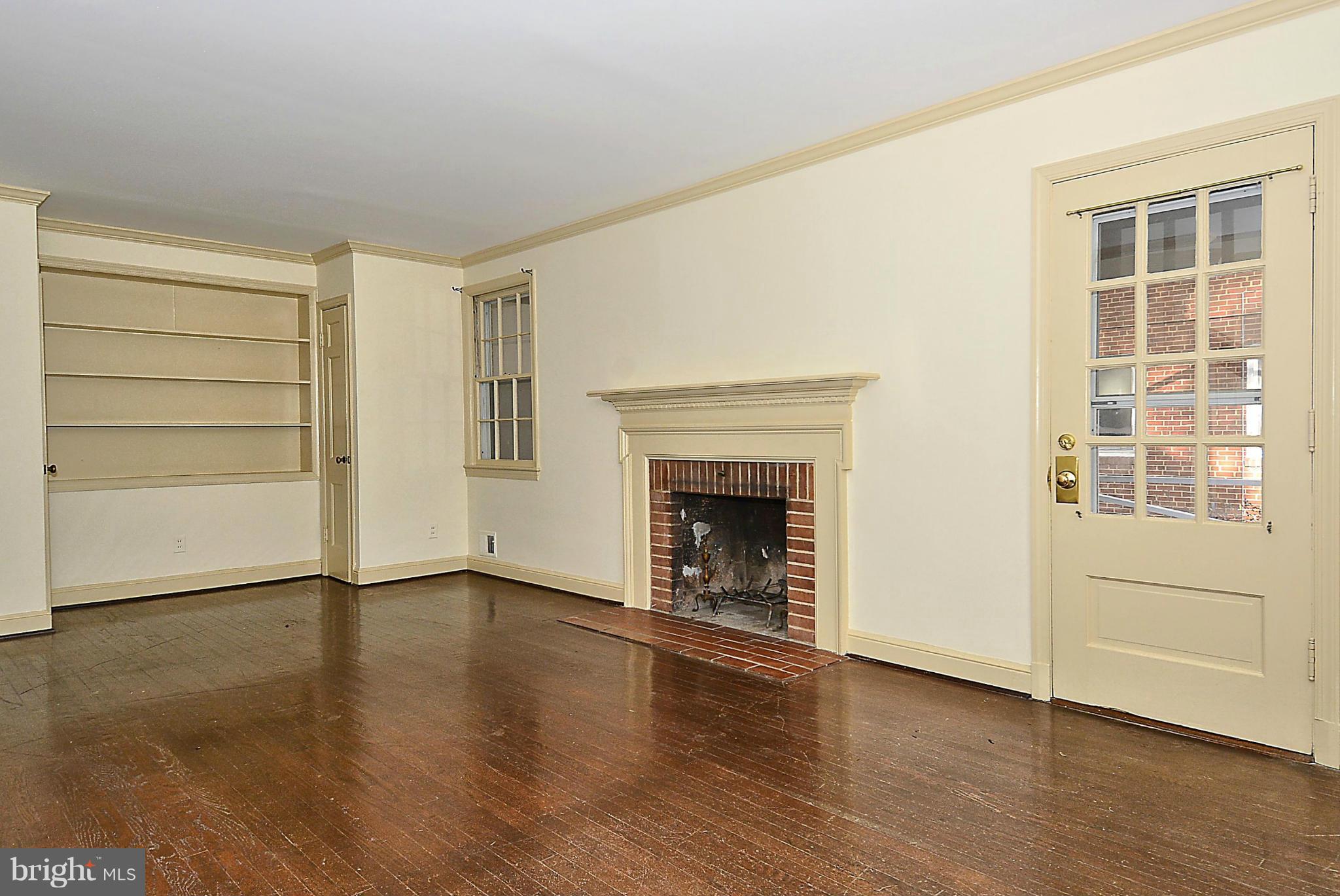 415 St Lawrence Drive Silver Spring, MD 20901 - Photo 5 of 30 Living Room