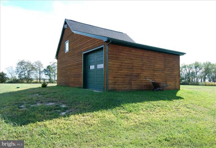 5442 Ragged Point Road Cambridge, MD 21613 - Photo 9 of 28 Garage 1