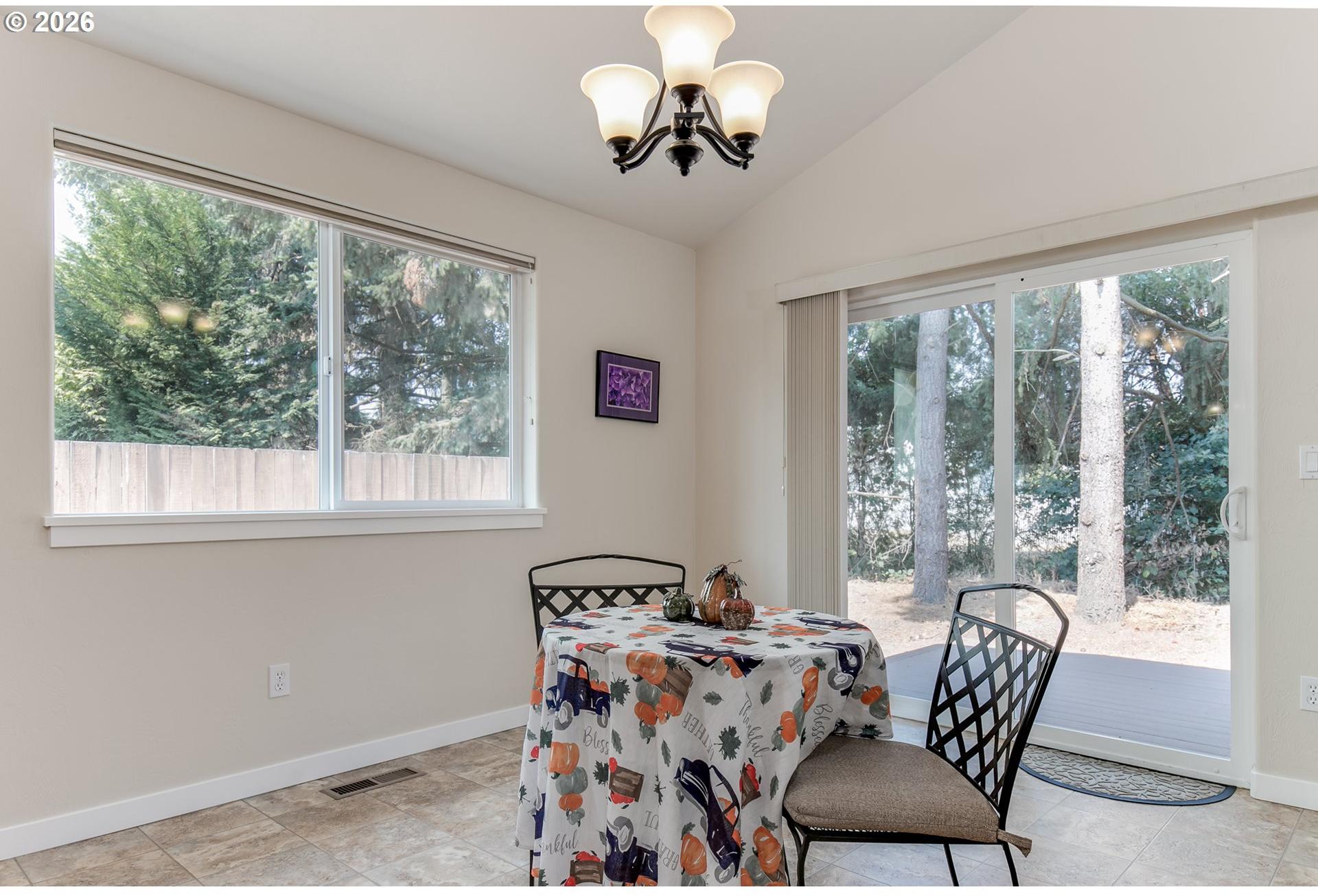 2279 Clear Vue Lane Springfield, OR 97477 - Photo 11 of 37 Gallery Image 11