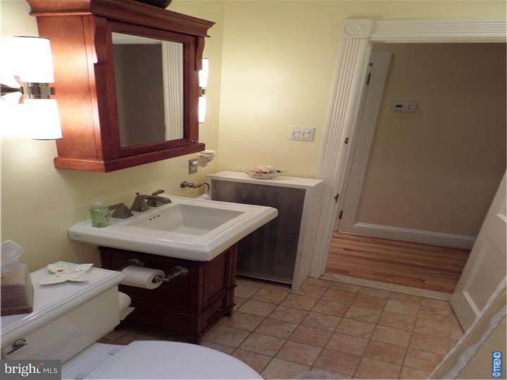 540 Roxborough Avenue Philadelphia, PA 19128 - Photo 17 of 25 Bathroom