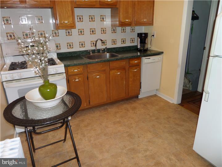 540 Roxborough Avenue Philadelphia, PA 19128 - Photo 7 of 25 Kitchen