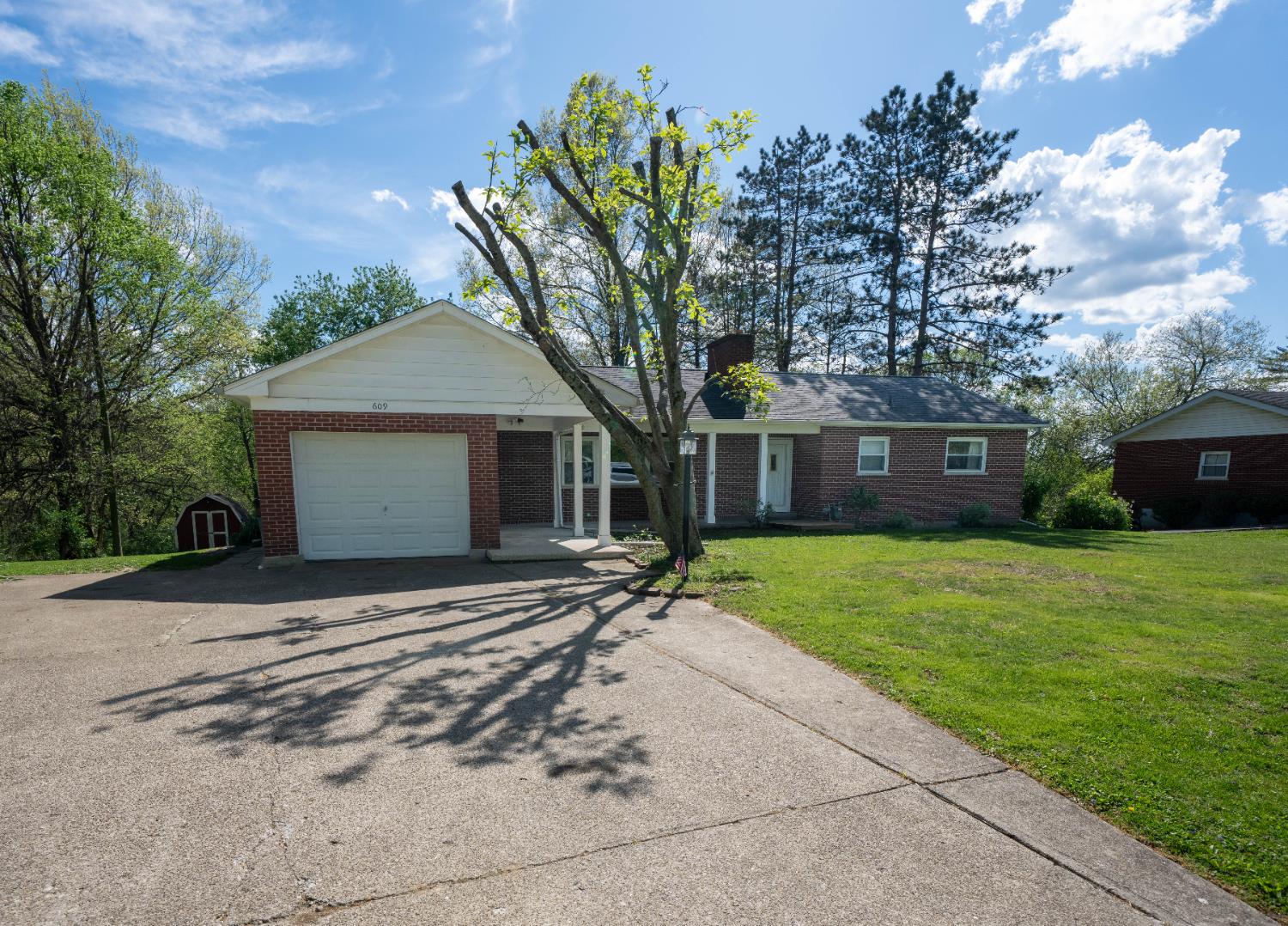 609 Ridge Avenue Aurora, IN 47001 - Photo 4 of 53