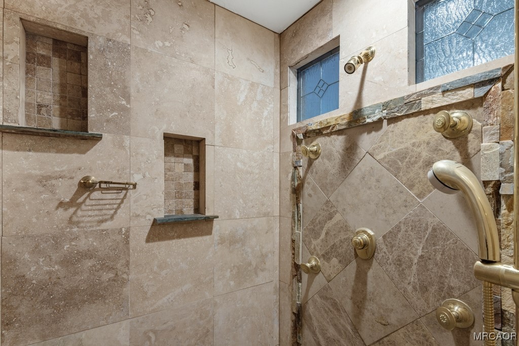 28070 West Shore Road Lake Arrowhead, CA 92352 - Photo 25 of 39