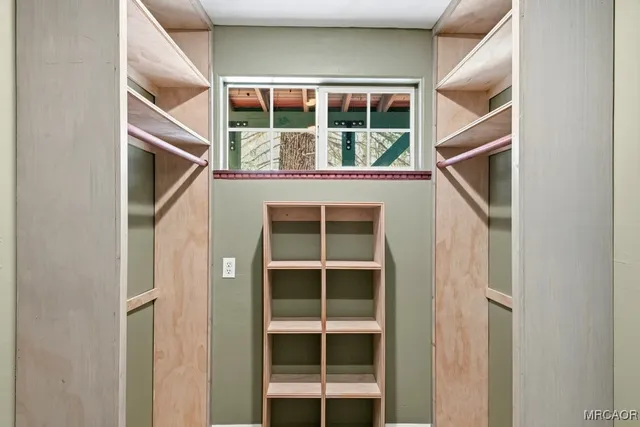 $949,000 | 28070 West Shore Road, Lake Arrowhead, CA 92352