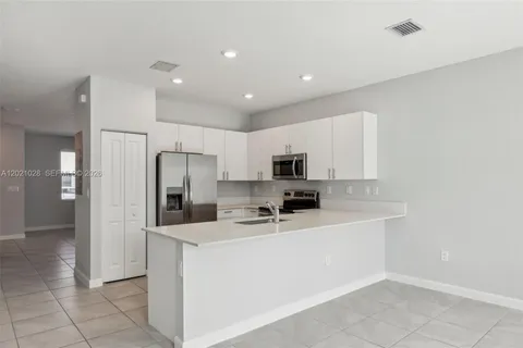 $389,900 | 28625 Southwest 132nd Court, Homestead, FL 33033