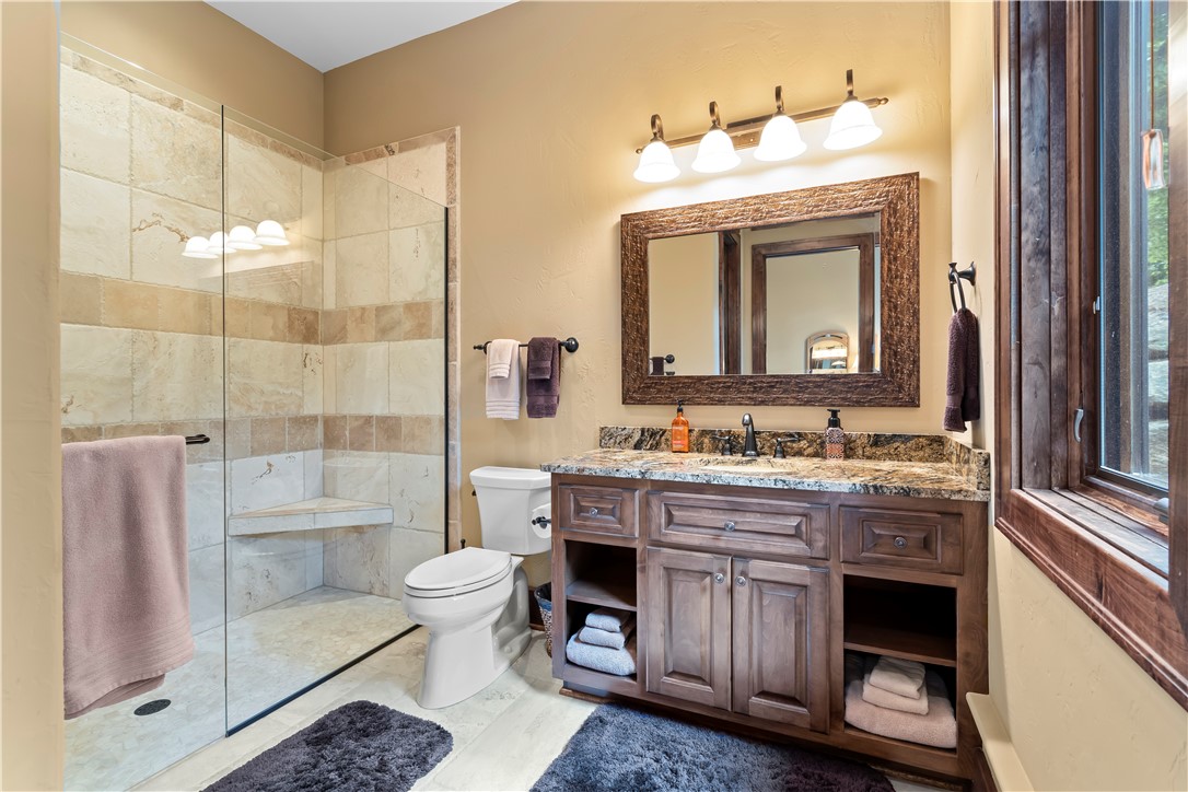 522 Palmer Way Sunset, SC 29685 - Photo 23 of 50 Guest Suite Bath