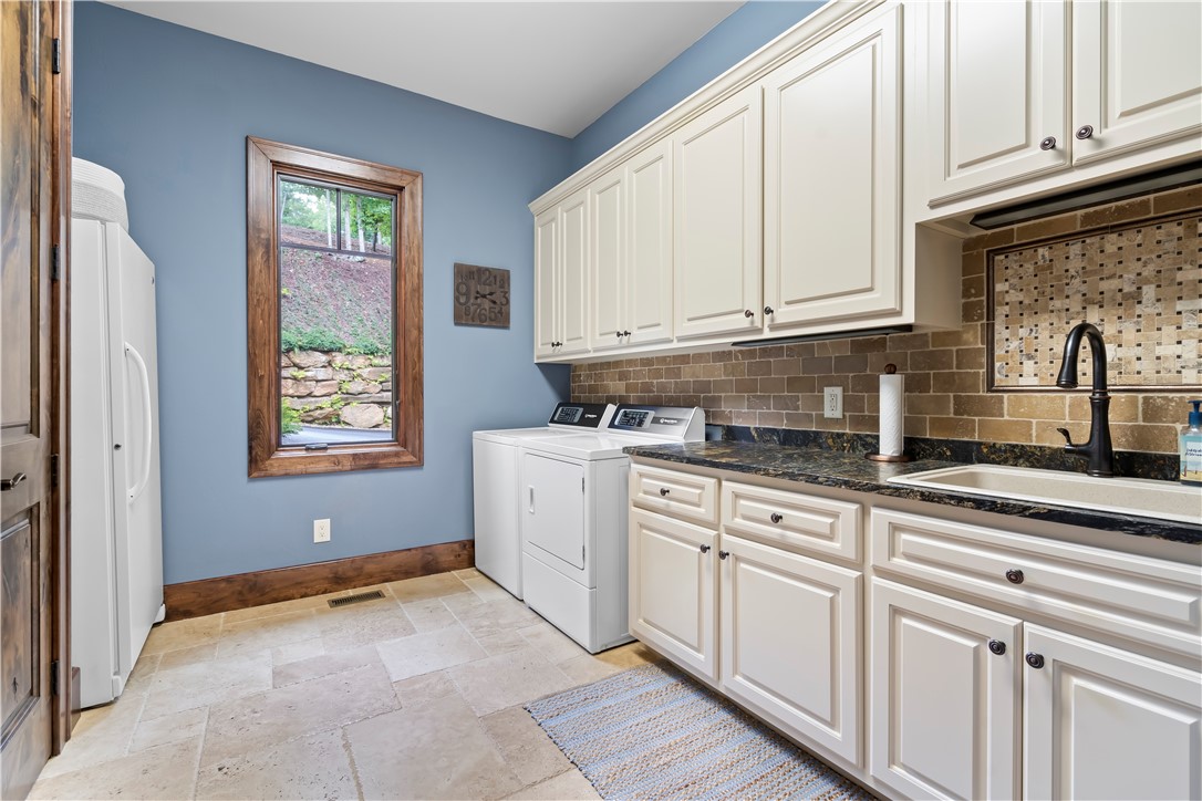 522 Palmer Way Sunset, SC 29685 - Photo 25 of 50 Laundry