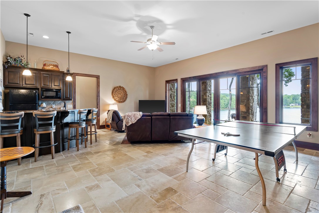 522 Palmer Way Sunset, SC 29685 - Photo 26 of 50 Terrace Level Rec Room