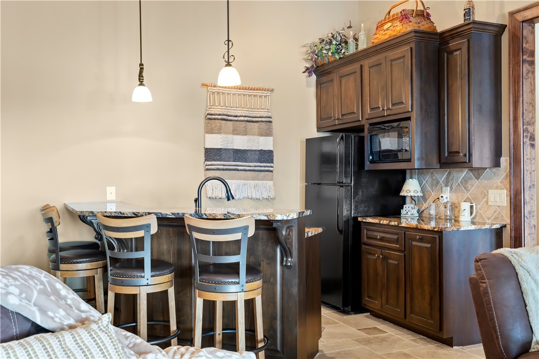 522 Palmer Way Sunset, SC 29685 - Photo 28 of 50 Terrace Level Kitchen