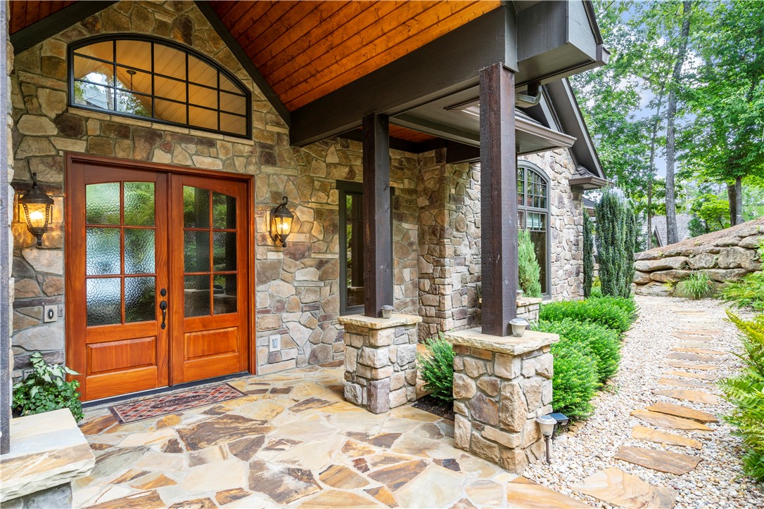 522 Palmer Way Sunset, SC 29685 - Photo 4 of 50 Front