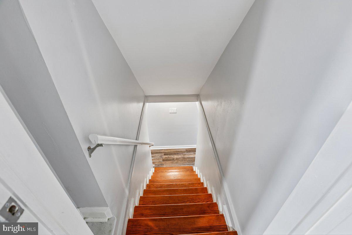 4818 Lindsay Road Baltimore, MD 21229 - Photo 25 of 29 Stairway to Basement