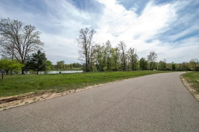 $81,500 | 11463 Killarney Drive, Stanwood, MI 49346