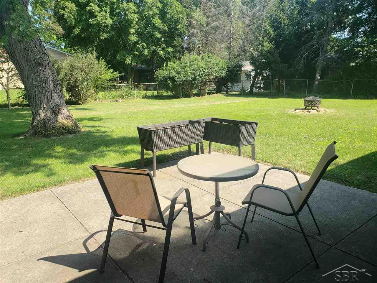 1316 Riser Drive Saginaw, MI 48638 - Photo 22 of 27 Patio
