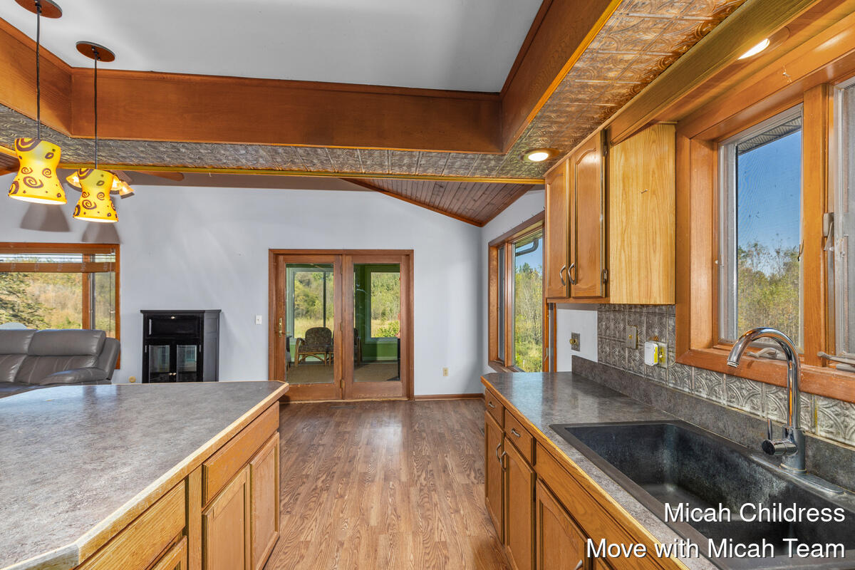 2249 North Canal Road Eaton Rapids, MI 48827 - Photo 11 of 37 2249-N-Canal_009
