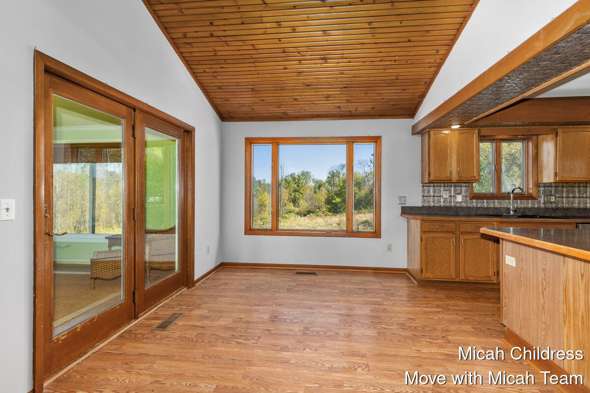 2249 North Canal Road Eaton Rapids, MI 48827 - Photo 12 of 37 2249-N-Canal_010