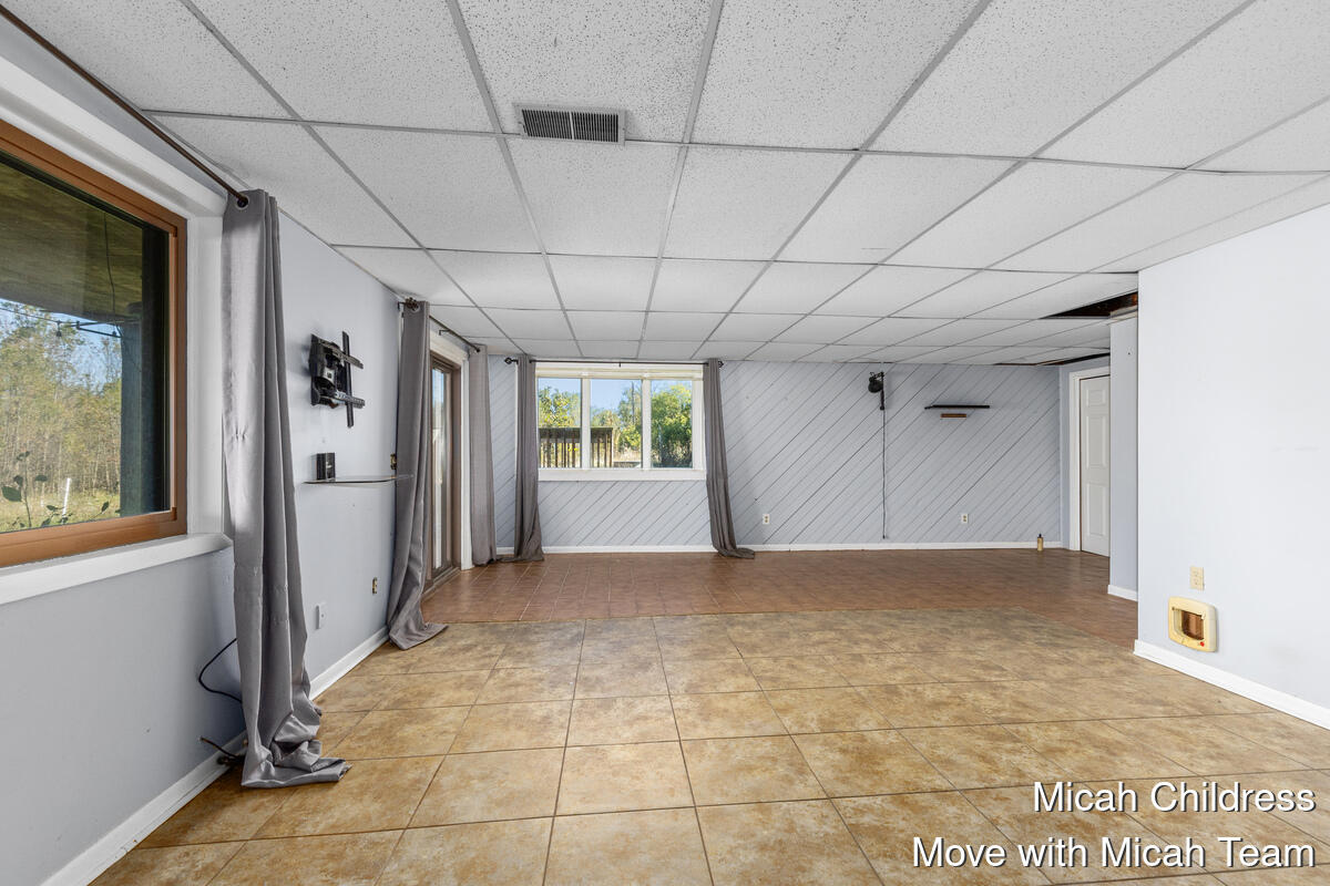 2249 North Canal Road Eaton Rapids, MI 48827 - Photo 21 of 37 2249-N-Canal_019