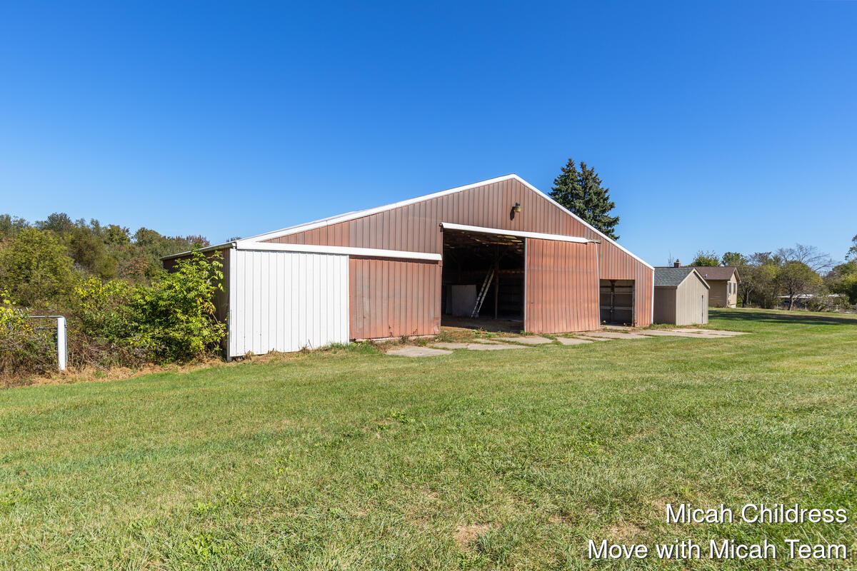 2249 North Canal Road Eaton Rapids, MI 48827 - Photo 27 of 37 2249-N-Canal_025