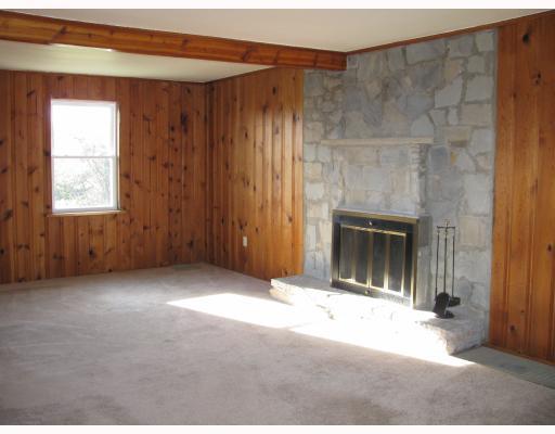 299 McChain Road Finleyville, PA 15332 - Photo 3 of 17 Living Room.