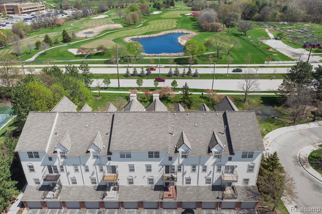 20084 Rodeo Court Southfield, MI 48075 - Photo 3 of 24 Gallery Image 3