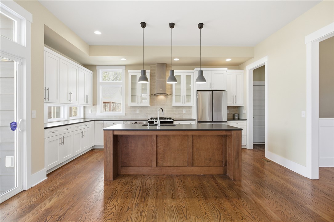 401 Promontory Ridge Seneca, SC 29672 - Photo 14 of 45 Kitchen