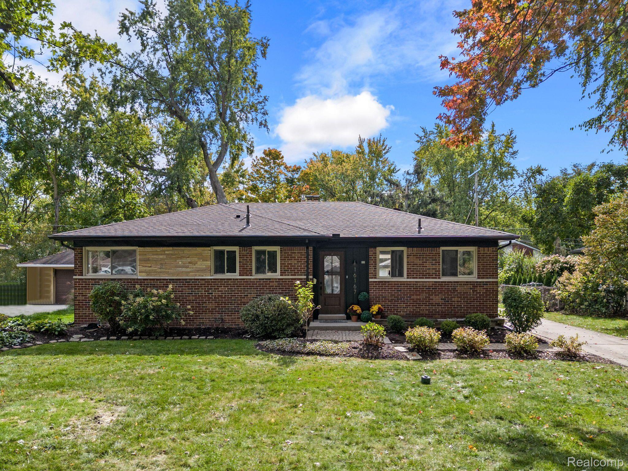 16167 Reedmere Avenue Franklin, MI 48025 - Photo 1 of 27 Gallery Image 1