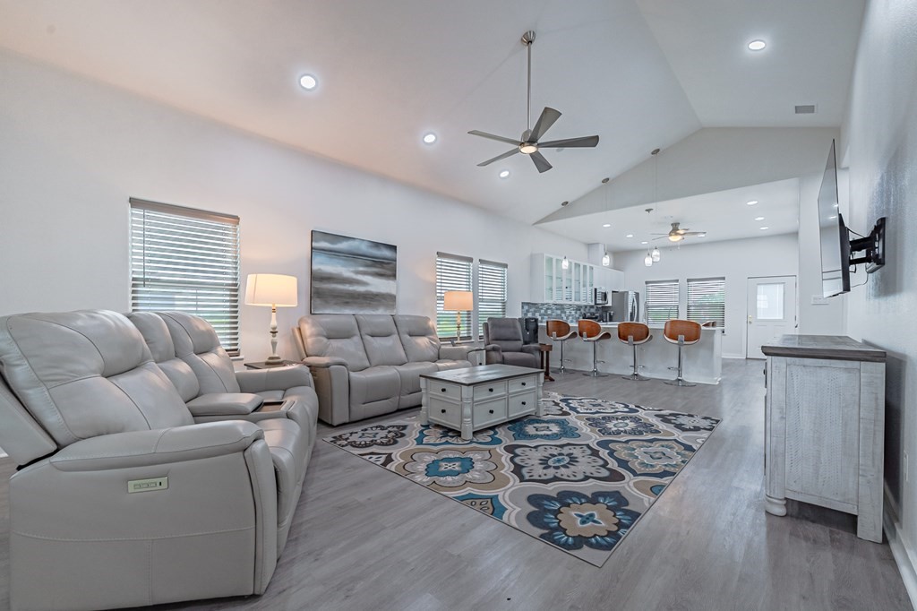 11 Bayview Loop Rockport, TX 78382 - Photo 20 of 40