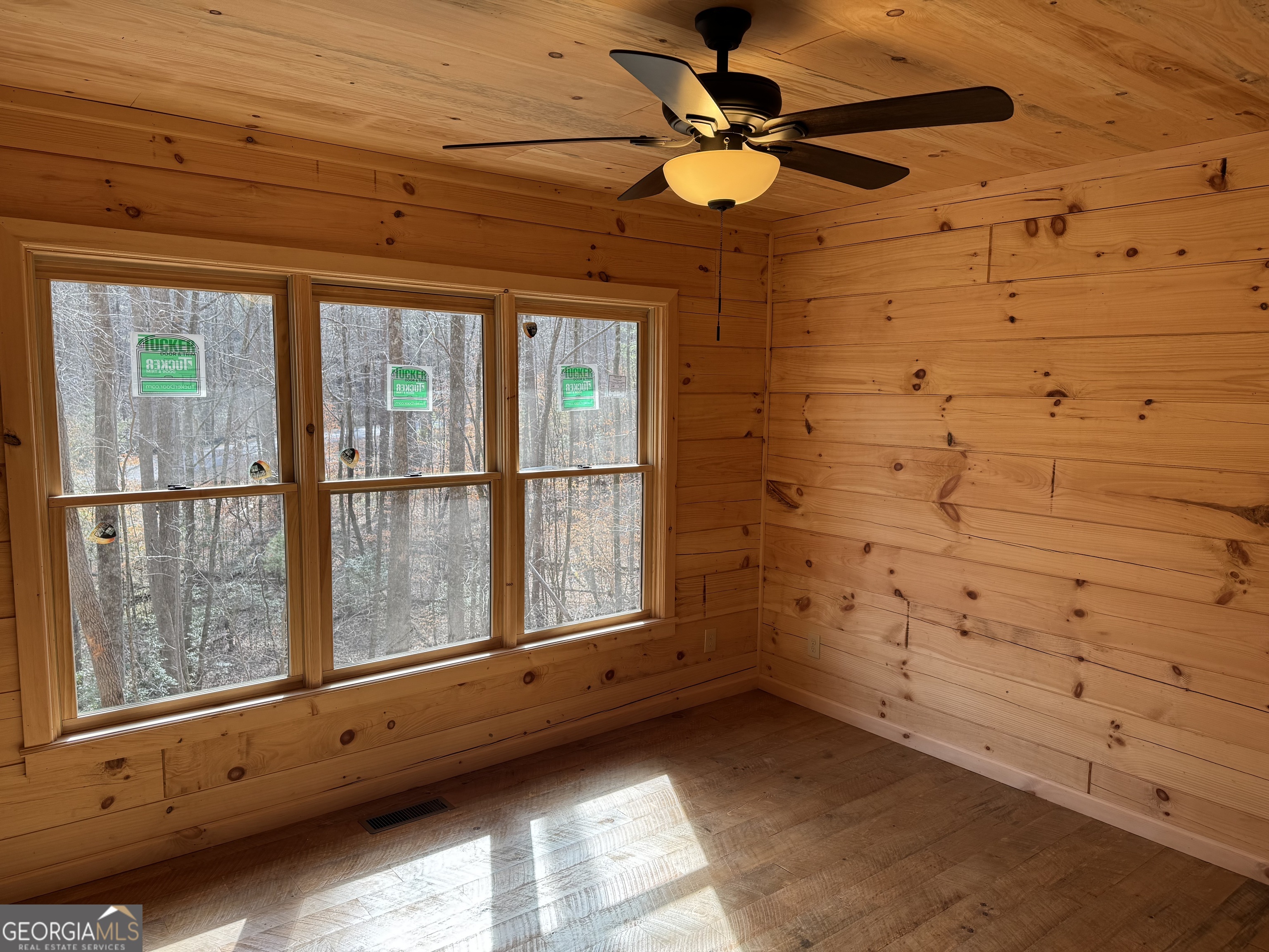 639 Moreland Drive Blue Ridge, GA 30522 - Photo 14 of 24 a view of an empty room