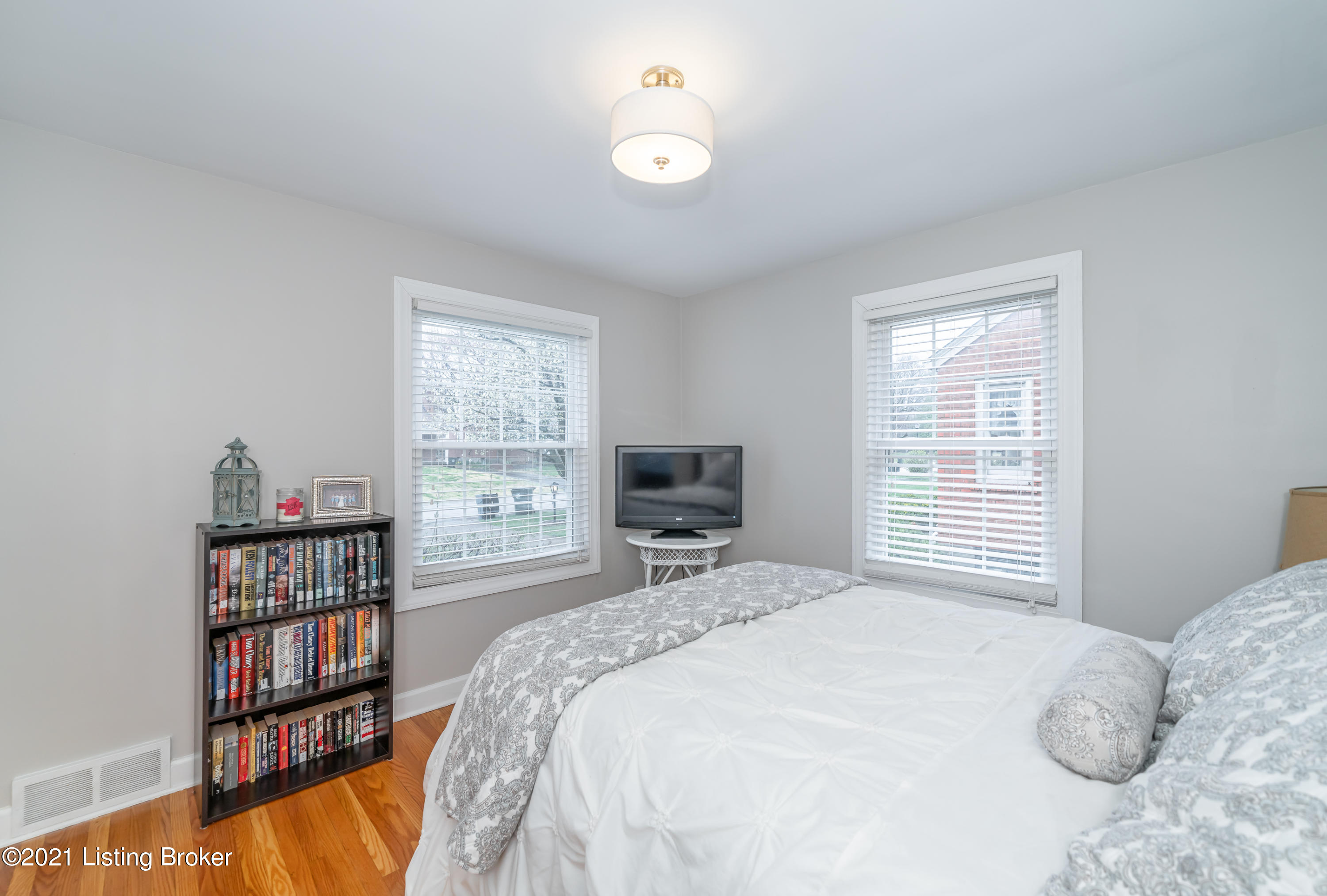 307 Merriman Road Louisville, KY 40207 - Photo 20 of 43 2nd first floor bedroom