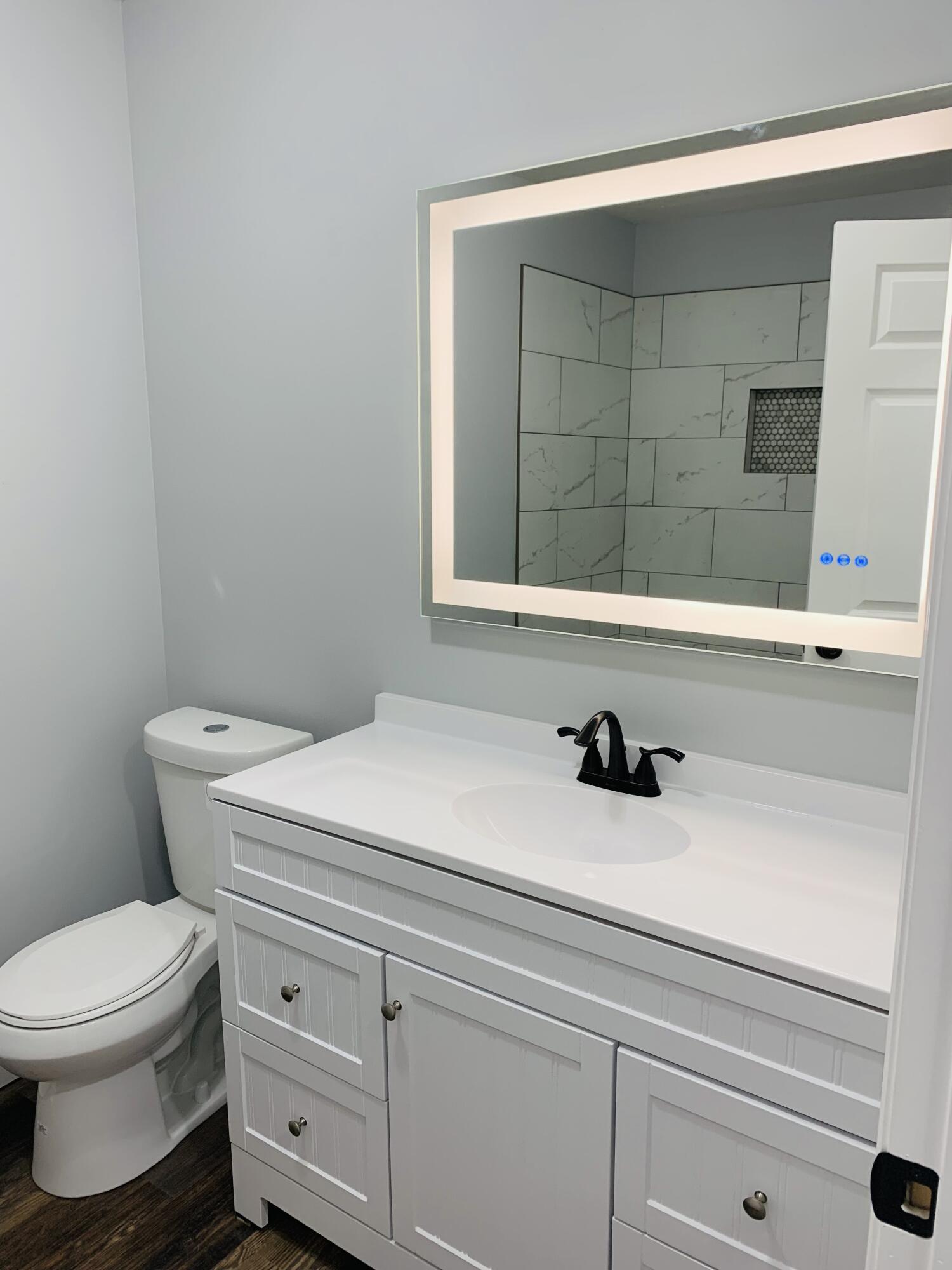 7133 Cane Hollow Road Hixson, TN 37343 - Photo 16 of 36 Hallway Bathroom