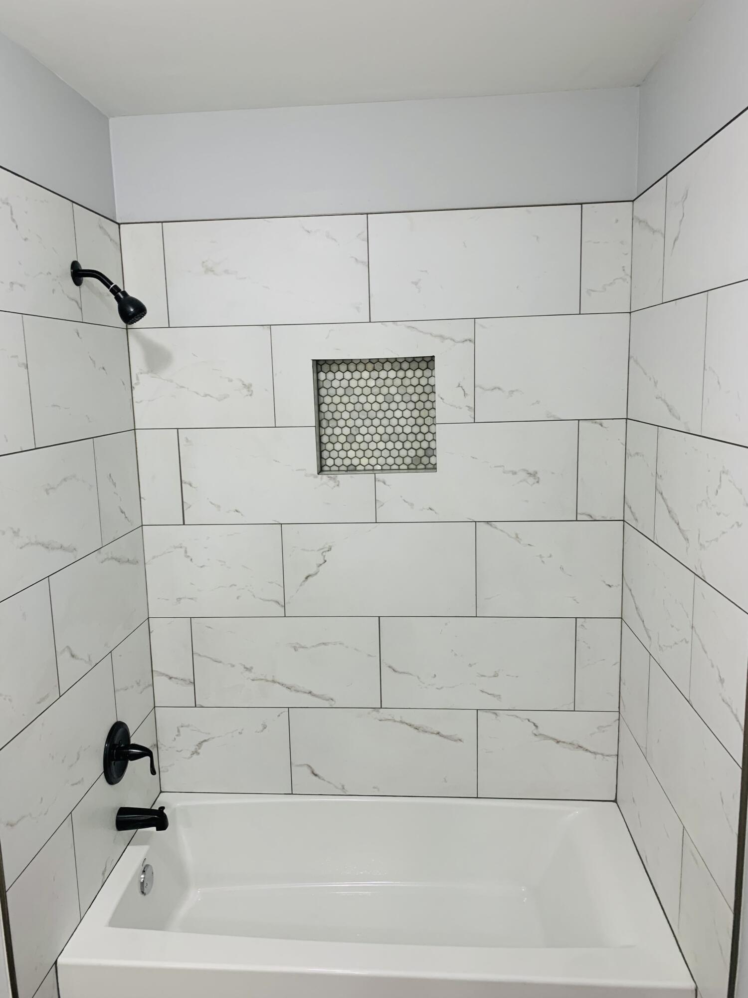 7133 Cane Hollow Road Hixson, TN 37343 - Photo 17 of 36 Hallway Bathroom