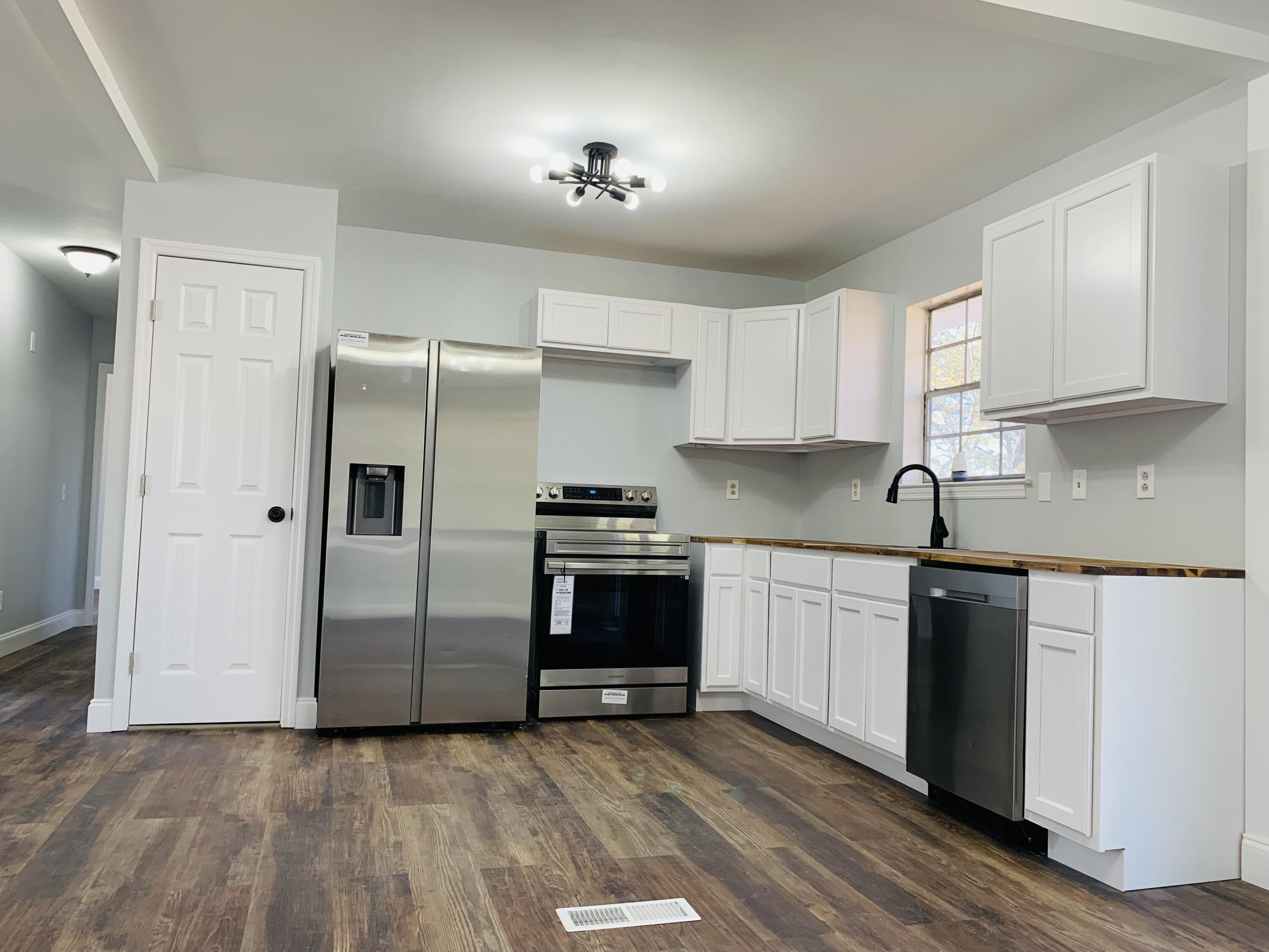 7133 Cane Hollow Road Hixson, TN 37343 - Photo 9 of 36 Kitchen