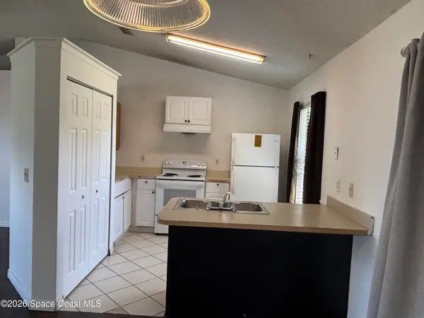 $1,800 | 272 High Road Northwest, Palm Bay, FL 32907