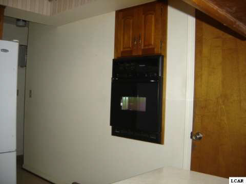 555 Trenton Road Adrian, MI 49221 - Photo 14 of 25 20376980-13.JPG