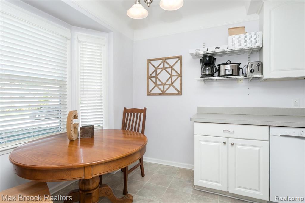 1411 Harvard Road Berkley, MI 48072 - Photo 8 of 33