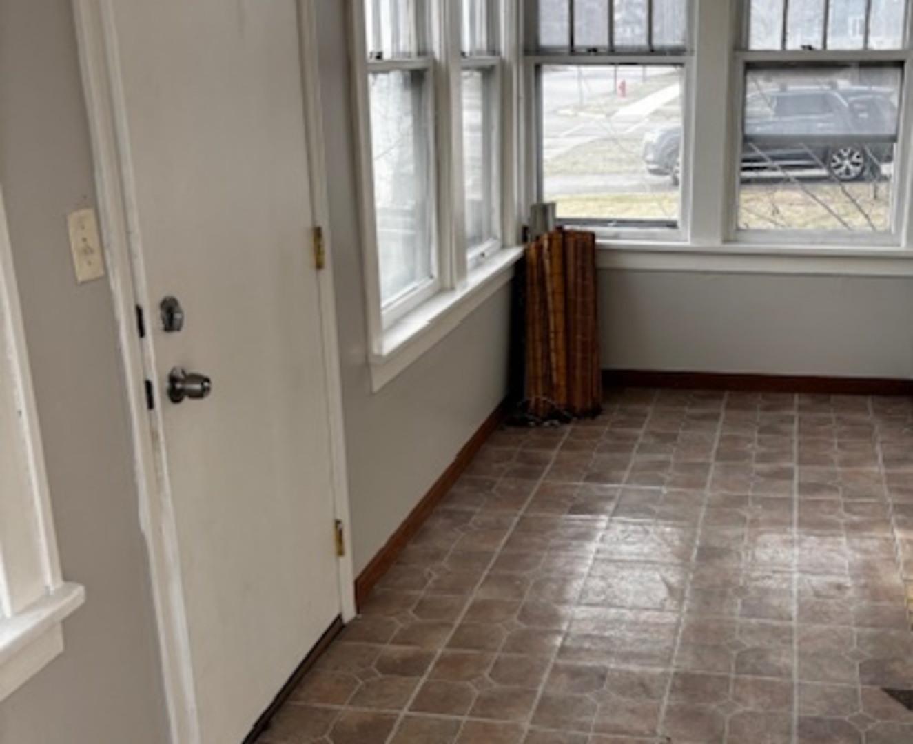 1412 16th Street North Chicago, IL 60064 - Photo 2 of 8