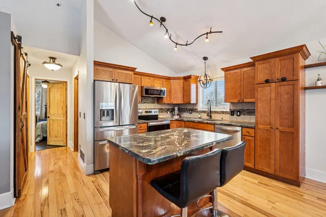 $410,000 | 11576 Bristol Road, Chisago City, MN 55013