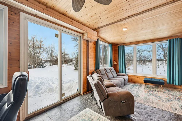 $410,000 | 11576 Bristol Road, Chisago City, MN 55013