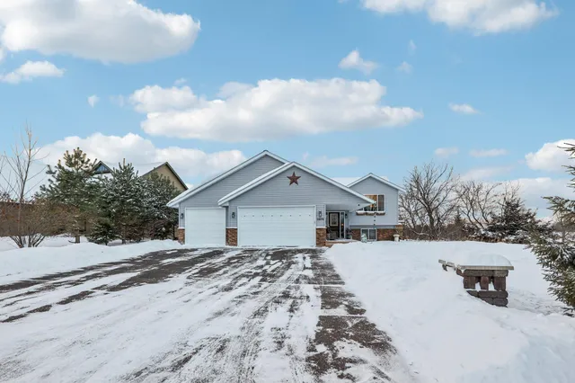$410,000 | 11576 Bristol Road, Chisago City, MN 55013