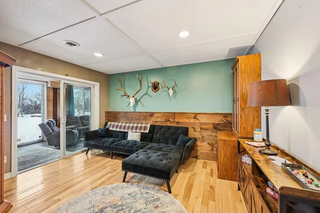 $410,000 | 11576 Bristol Road, Chisago City, MN 55013