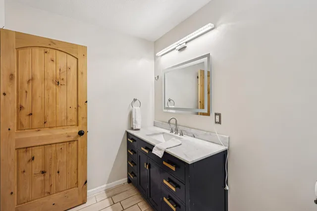 $410,000 | 11576 Bristol Road, Chisago City, MN 55013