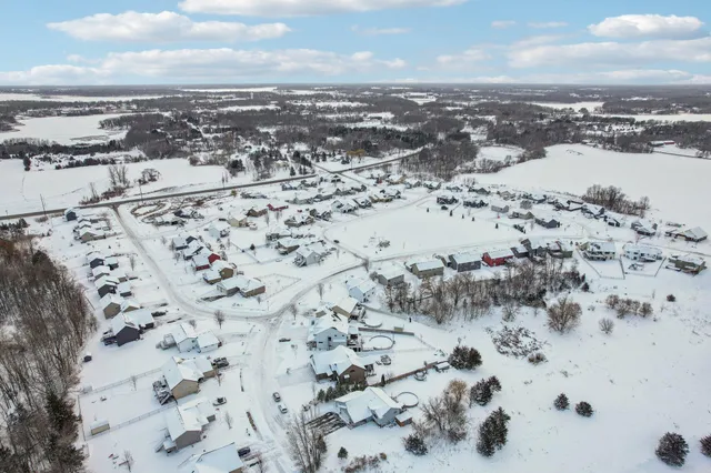 $410,000 | 11576 Bristol Road, Chisago City, MN 55013