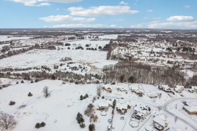 $410,000 | 11576 Bristol Road, Chisago City, MN 55013