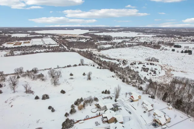 $410,000 | 11576 Bristol Road, Chisago City, MN 55013