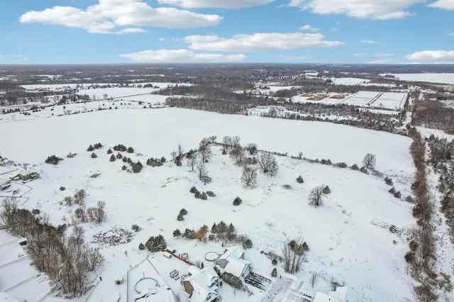 $410,000 | 11576 Bristol Road, Chisago City, MN 55013