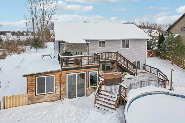 $410,000 | 11576 Bristol Road, Chisago City, MN 55013