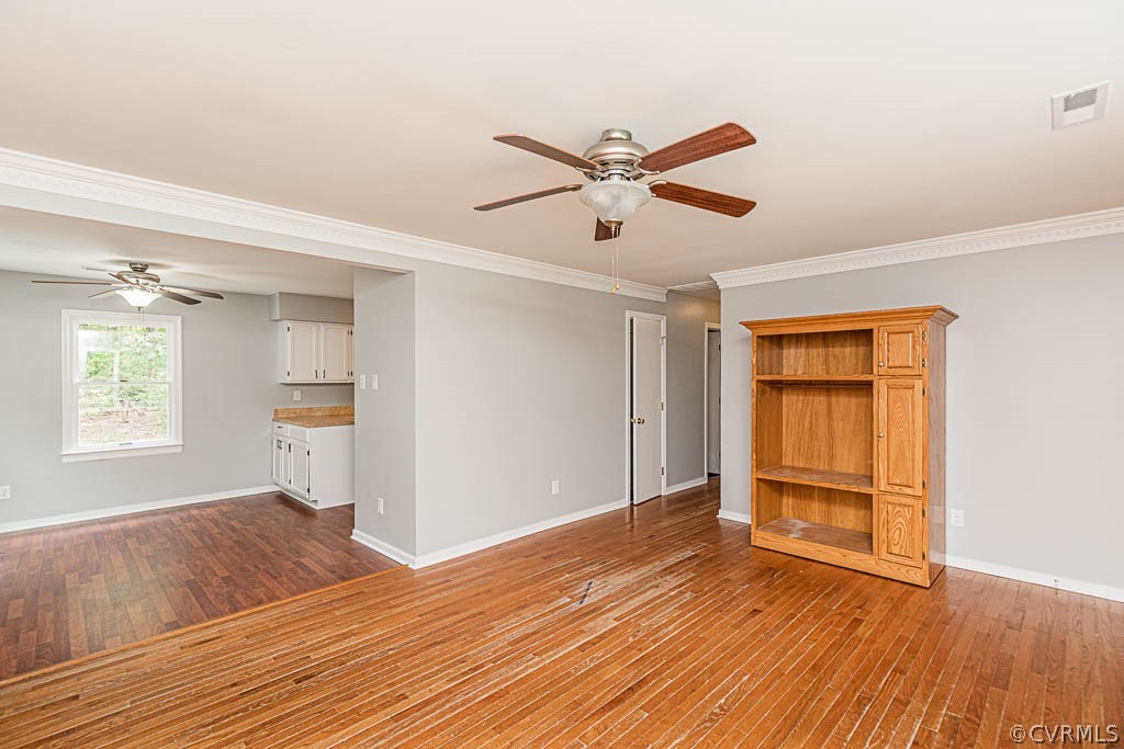 2550 Bethany Church Road Bumpass, VA 23024 - Photo 11 of 39 LIVING ROOM W/ HW FLOORS, CEILING FAN, CROWN, LARG