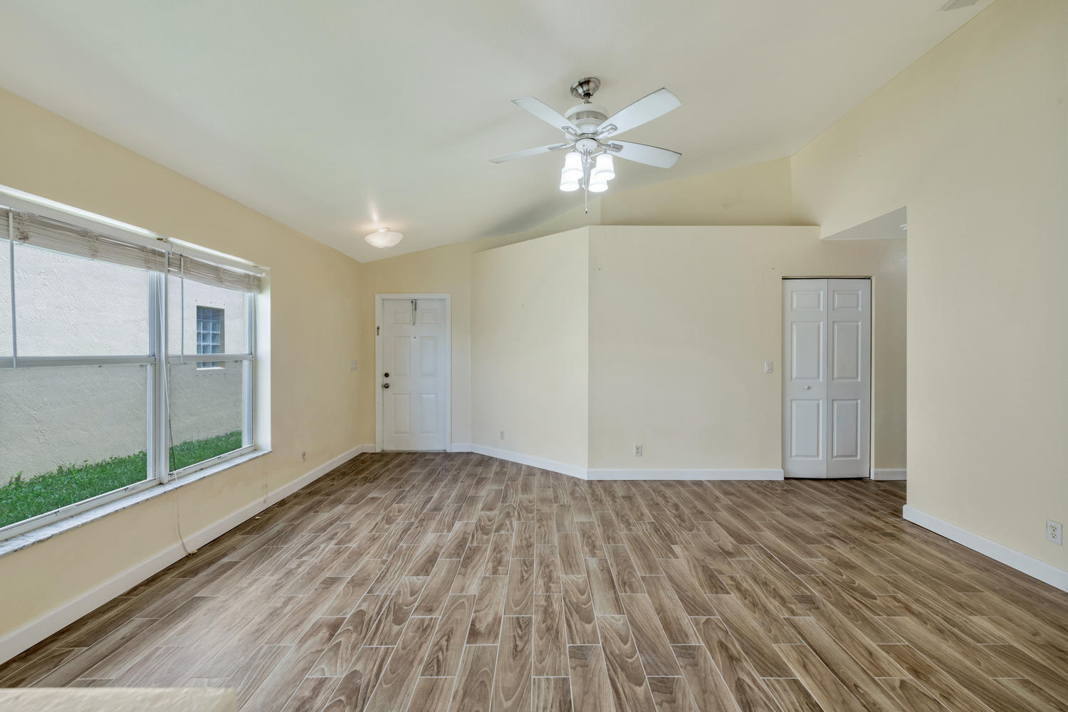 1079 Big Torch Street Riviera Beach, FL 33407 - Photo 14 of 31 Entryway / living room