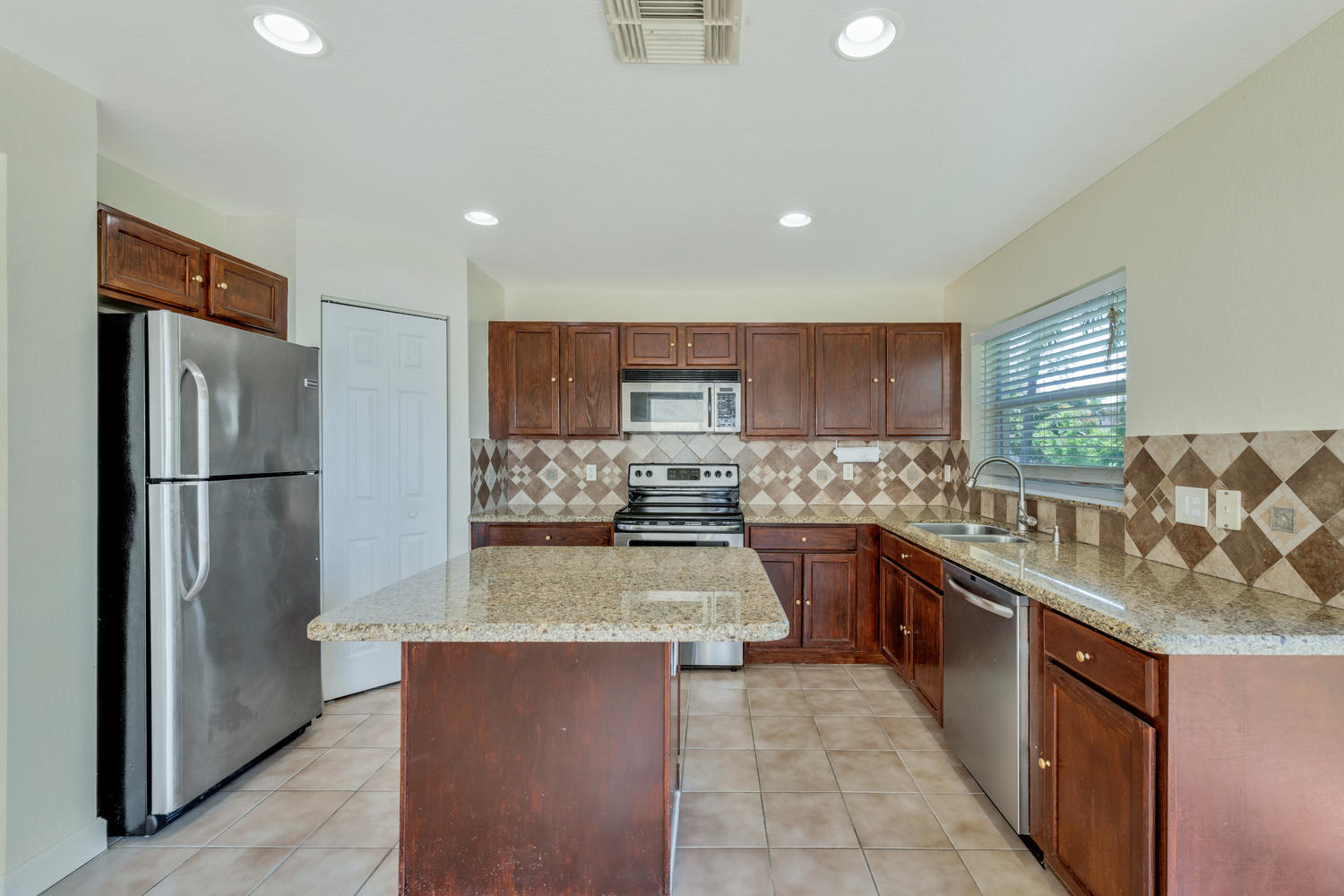 1079 Big Torch Street Riviera Beach, FL 33407 - Photo 9 of 31 1079 Big Torch St Riviera-large-009-002-