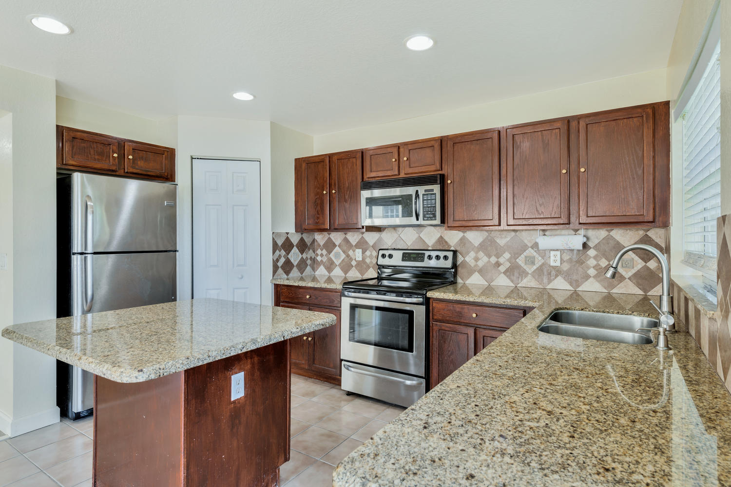 1079 Big Torch Street Riviera Beach, FL 33407 - Photo 10 of 31 1079 Big Torch St Riviera-large-010-013-