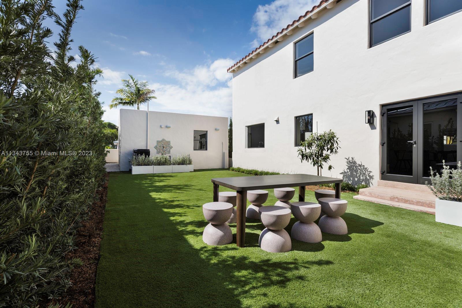 5514 Pine Tree Drive Miami Beach, FL 33140 - Photo 10 of 60